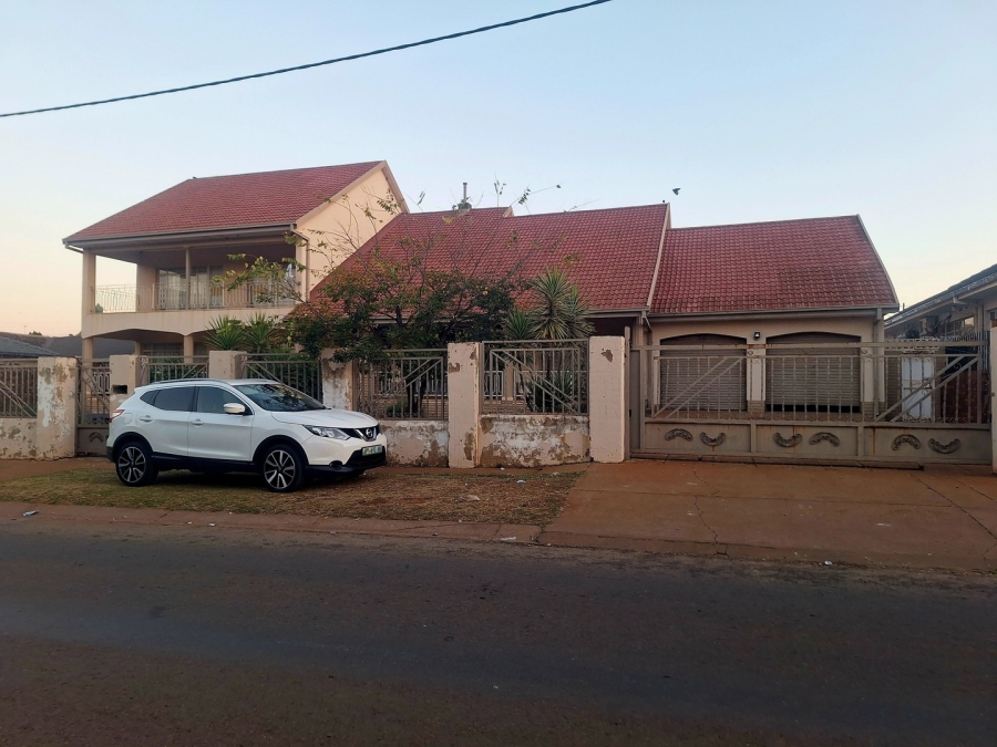 4 Bedroom Property for Sale in Mohadin North West